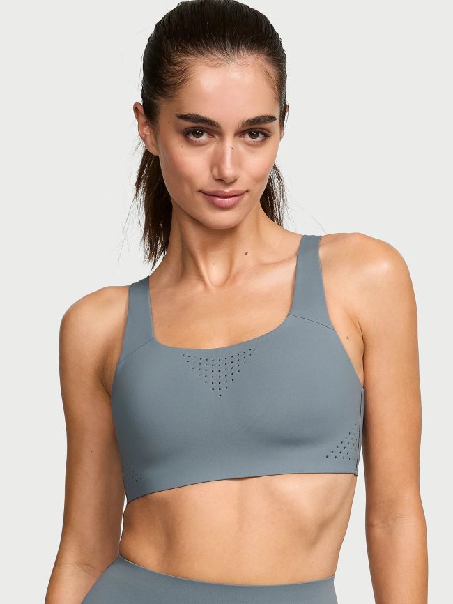 Seamless women's fitness bra ensuring comfort and chafe-free exercise sessions